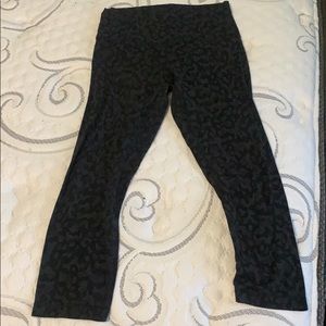 Size 6 deep formation coal align crop 21” legging